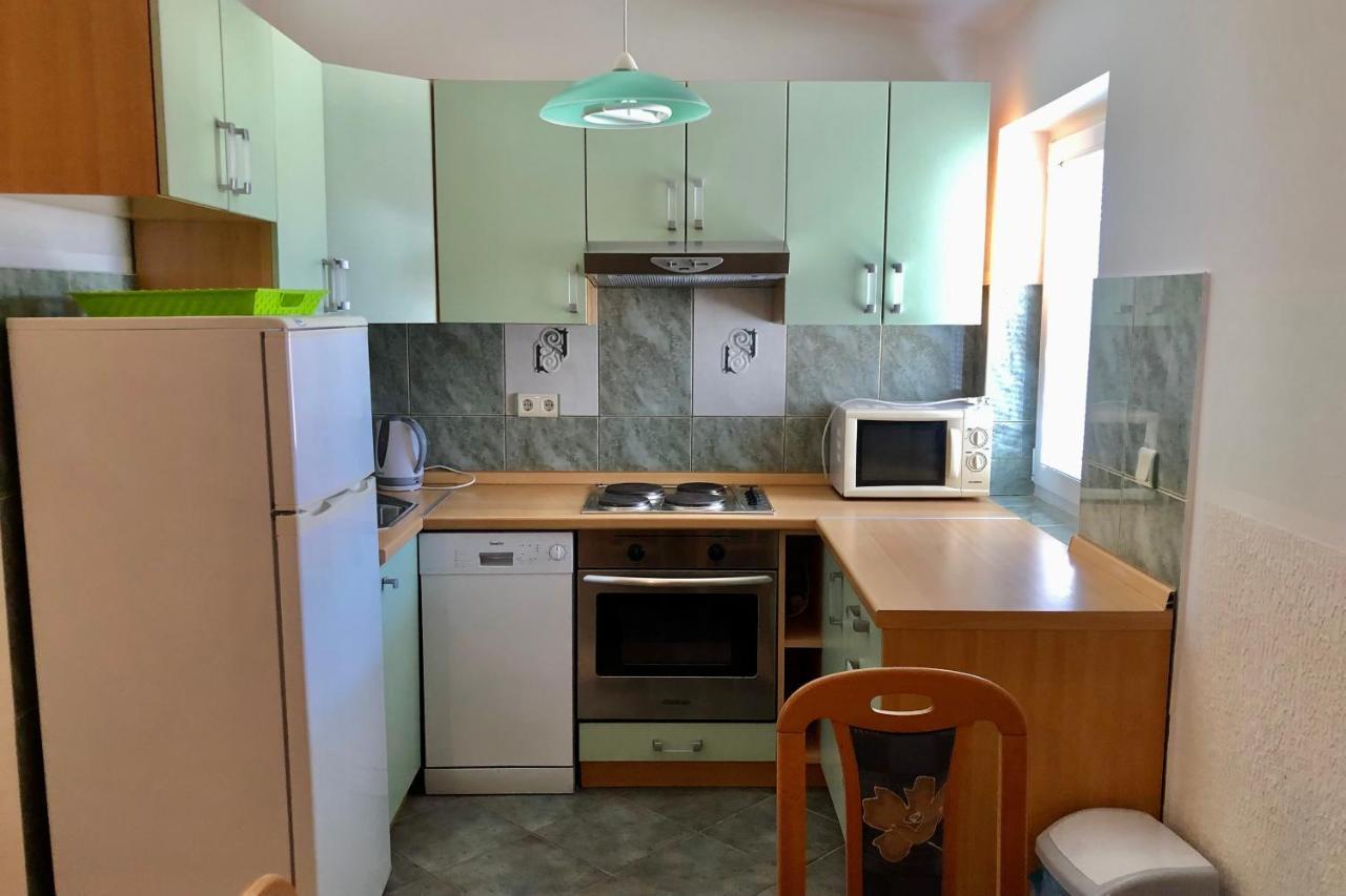 Villa Latina With 6 Apartments And A Shared Pool Vir Zewnętrze zdjęcie