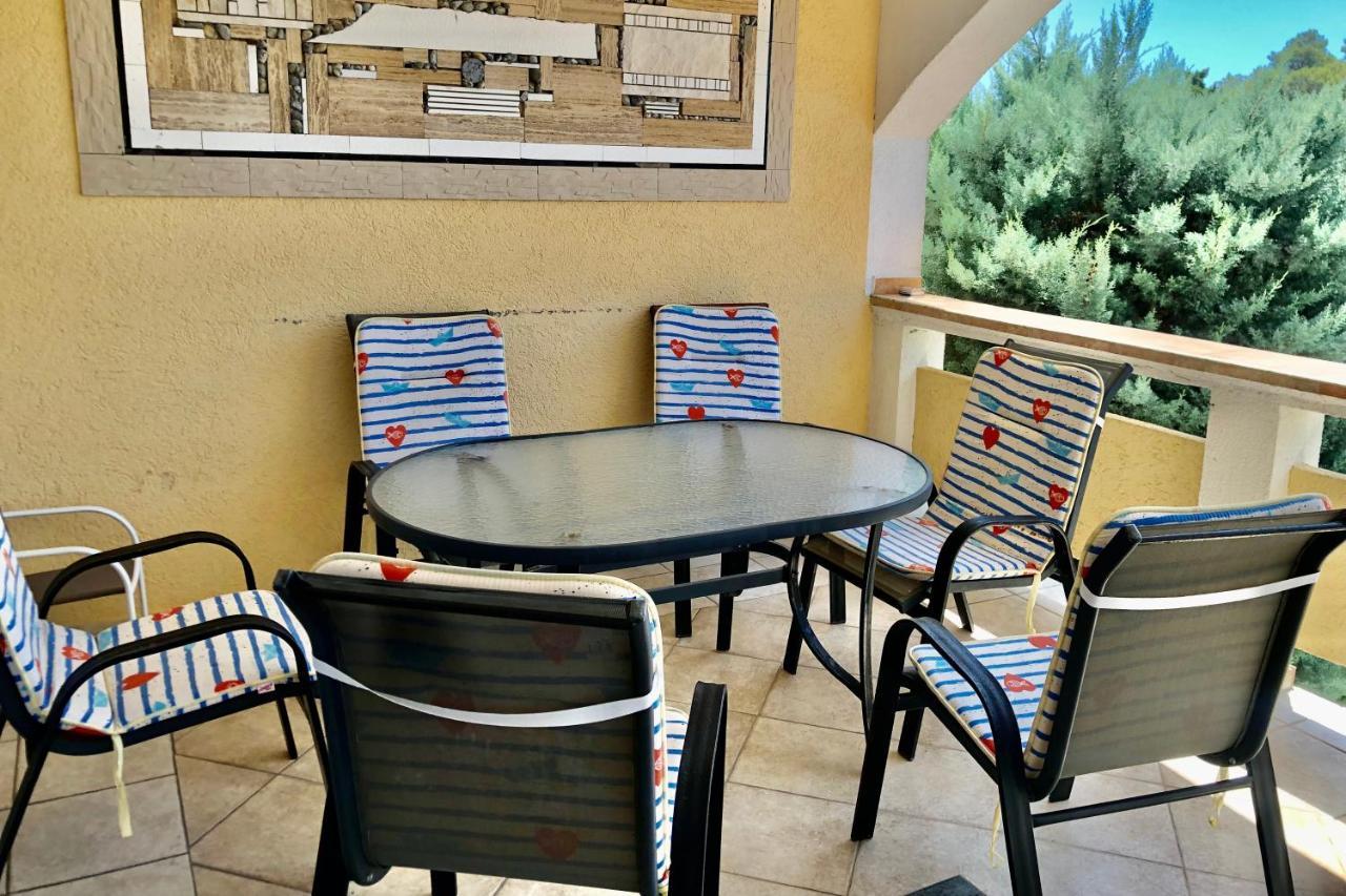 Villa Latina With 6 Apartments And A Shared Pool Vir Zewnętrze zdjęcie