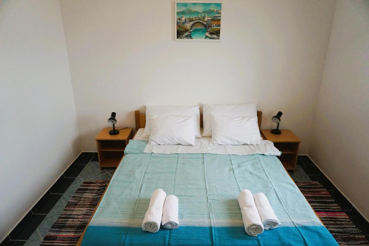 Villa Latina With 6 Apartments And A Shared Pool Vir Zewnętrze zdjęcie