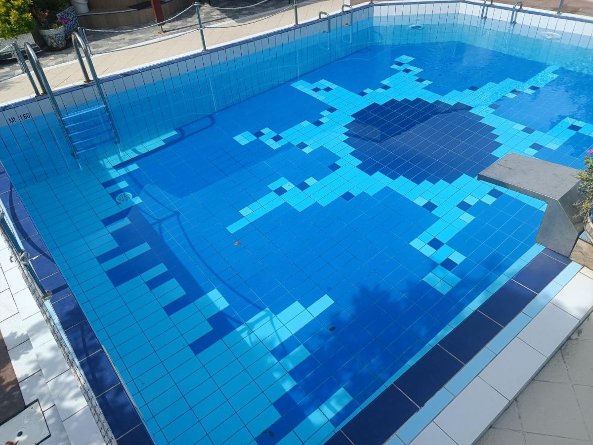 Villa Latina With 6 Apartments And A Shared Pool Vir Zewnętrze zdjęcie