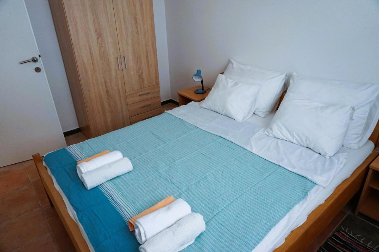 Villa Latina With 6 Apartments And A Shared Pool Vir Zewnętrze zdjęcie