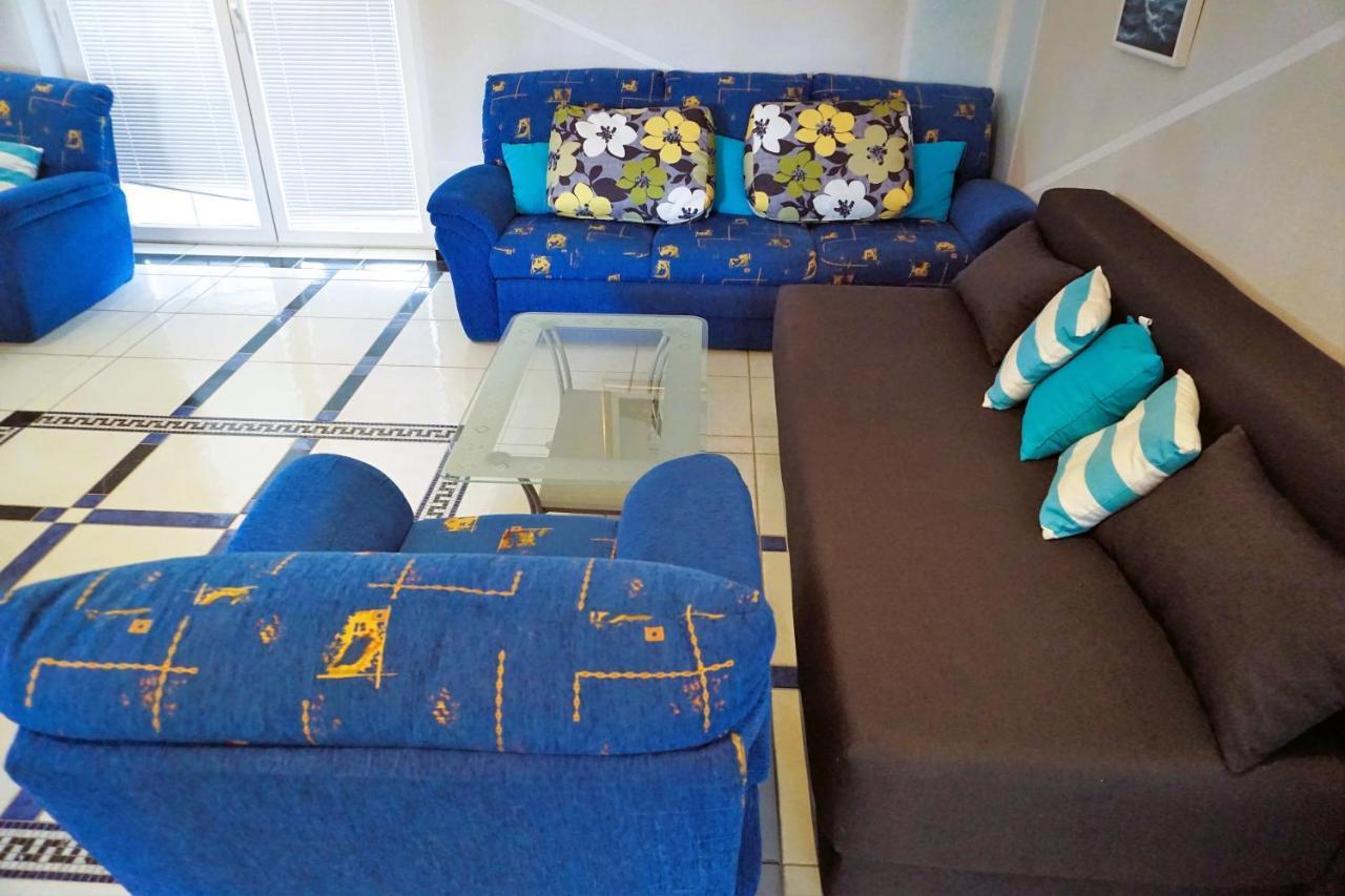 Villa Latina With 6 Apartments And A Shared Pool Vir Zewnętrze zdjęcie