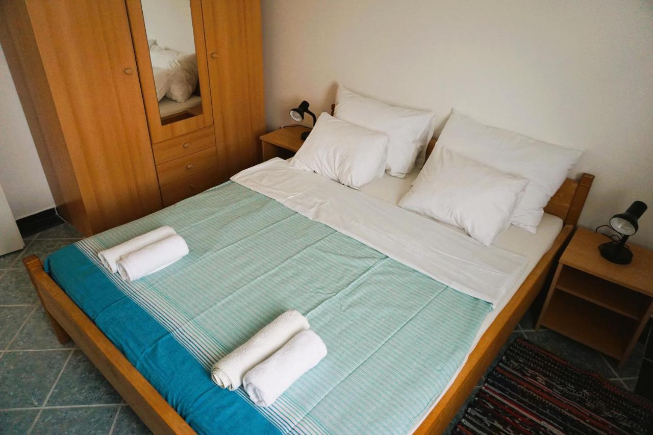 Villa Latina With 6 Apartments And A Shared Pool Vir Zewnętrze zdjęcie